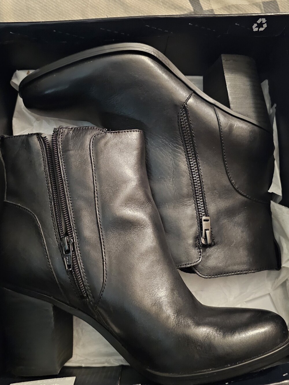 Naturalizer Boots Size 8.5